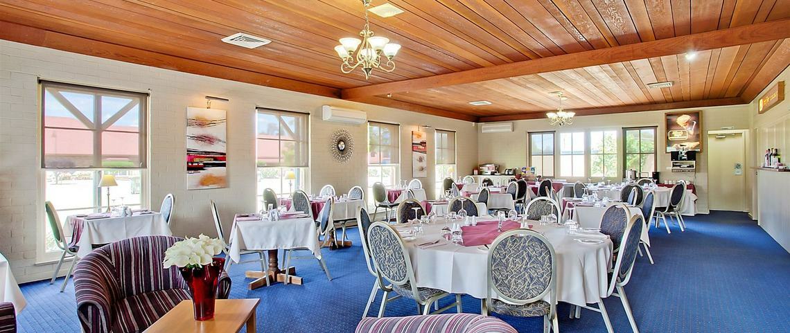 Bushman'S Motor Inn Паркс Екстериор снимка