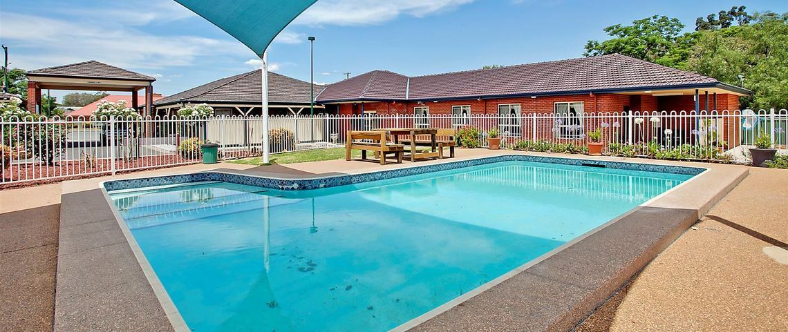 Bushman'S Motor Inn Паркс Екстериор снимка